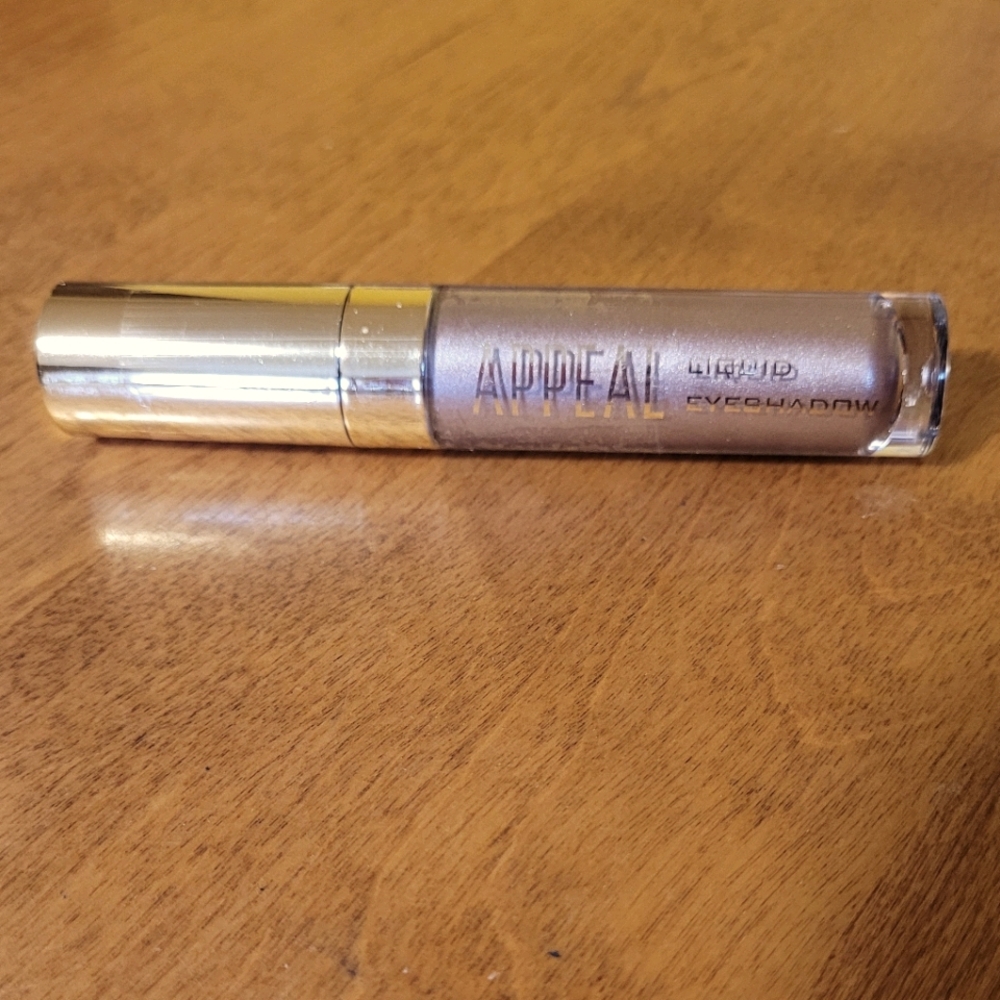Liquid Eyeshadow (champagne)